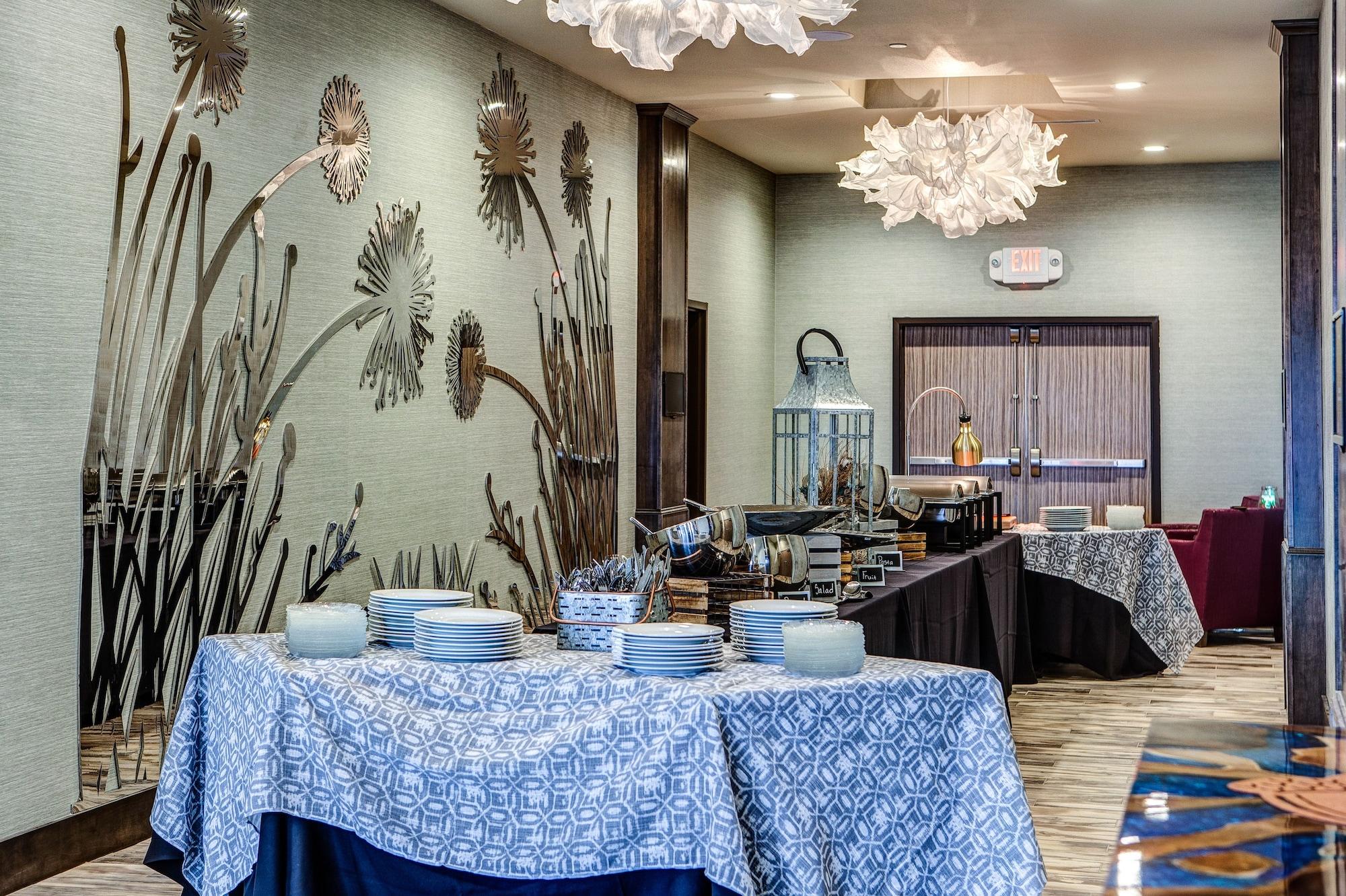 Hilton Garden Inn Topeka Bagian luar foto