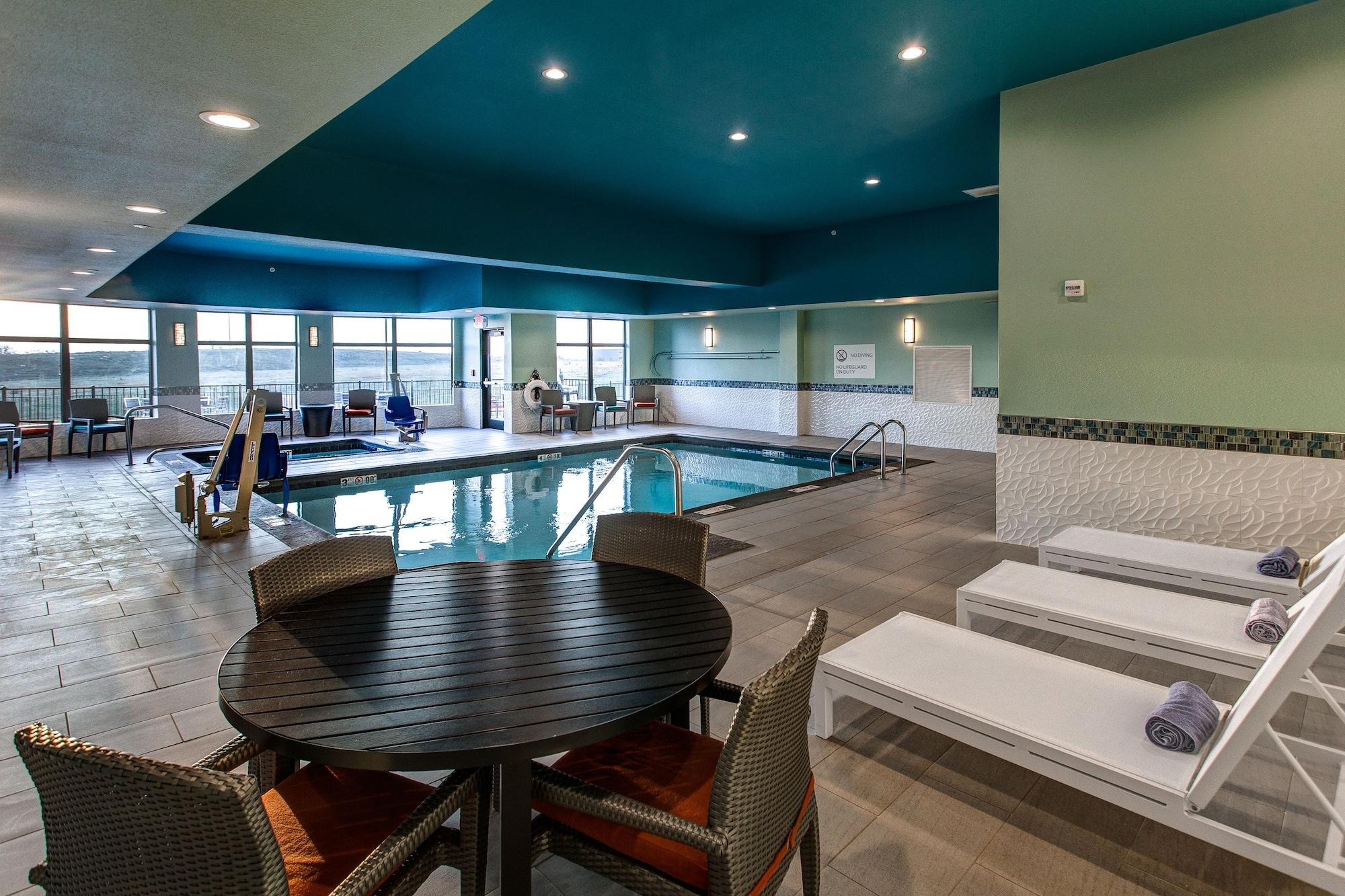 Hilton Garden Inn Topeka Bagian luar foto