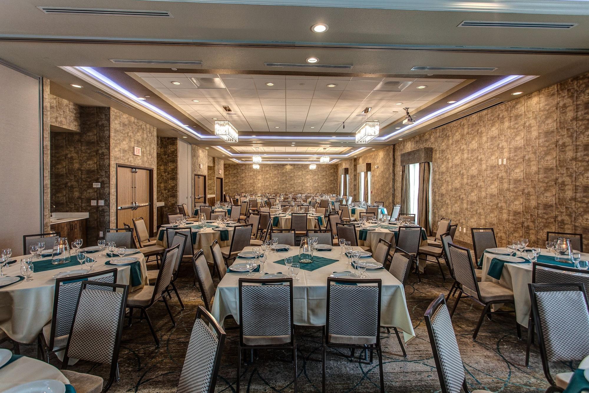 Hilton Garden Inn Topeka Bagian luar foto