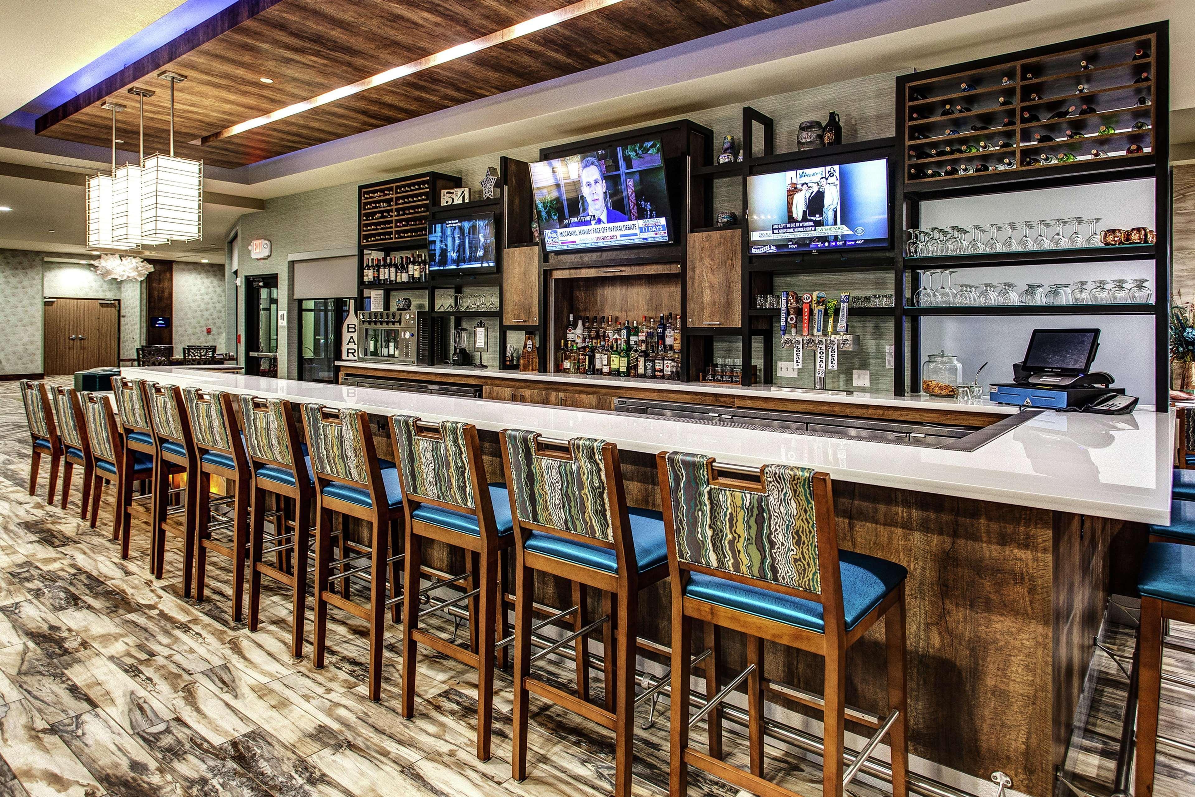 Hilton Garden Inn Topeka Bagian luar foto