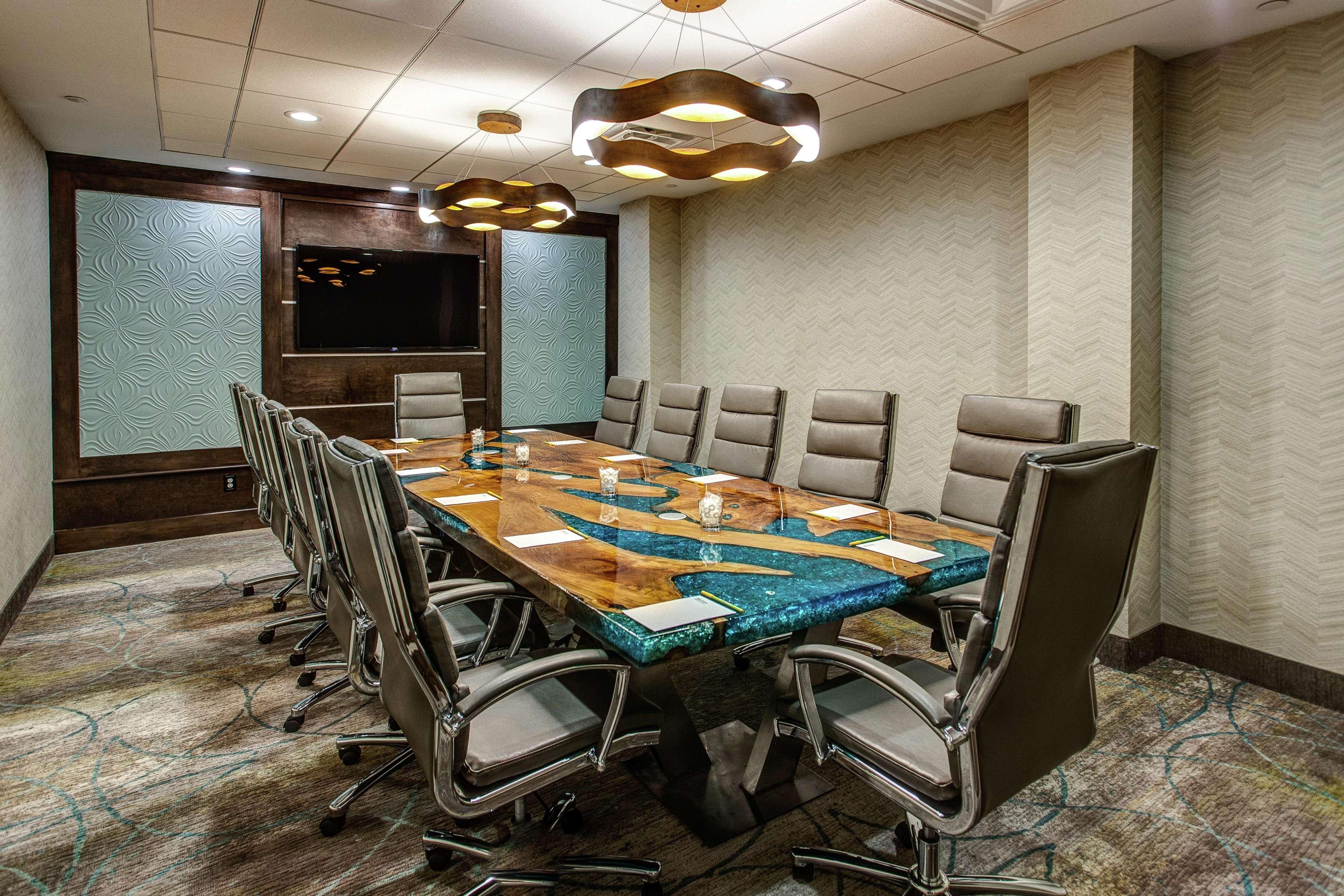 Hilton Garden Inn Topeka Bagian luar foto