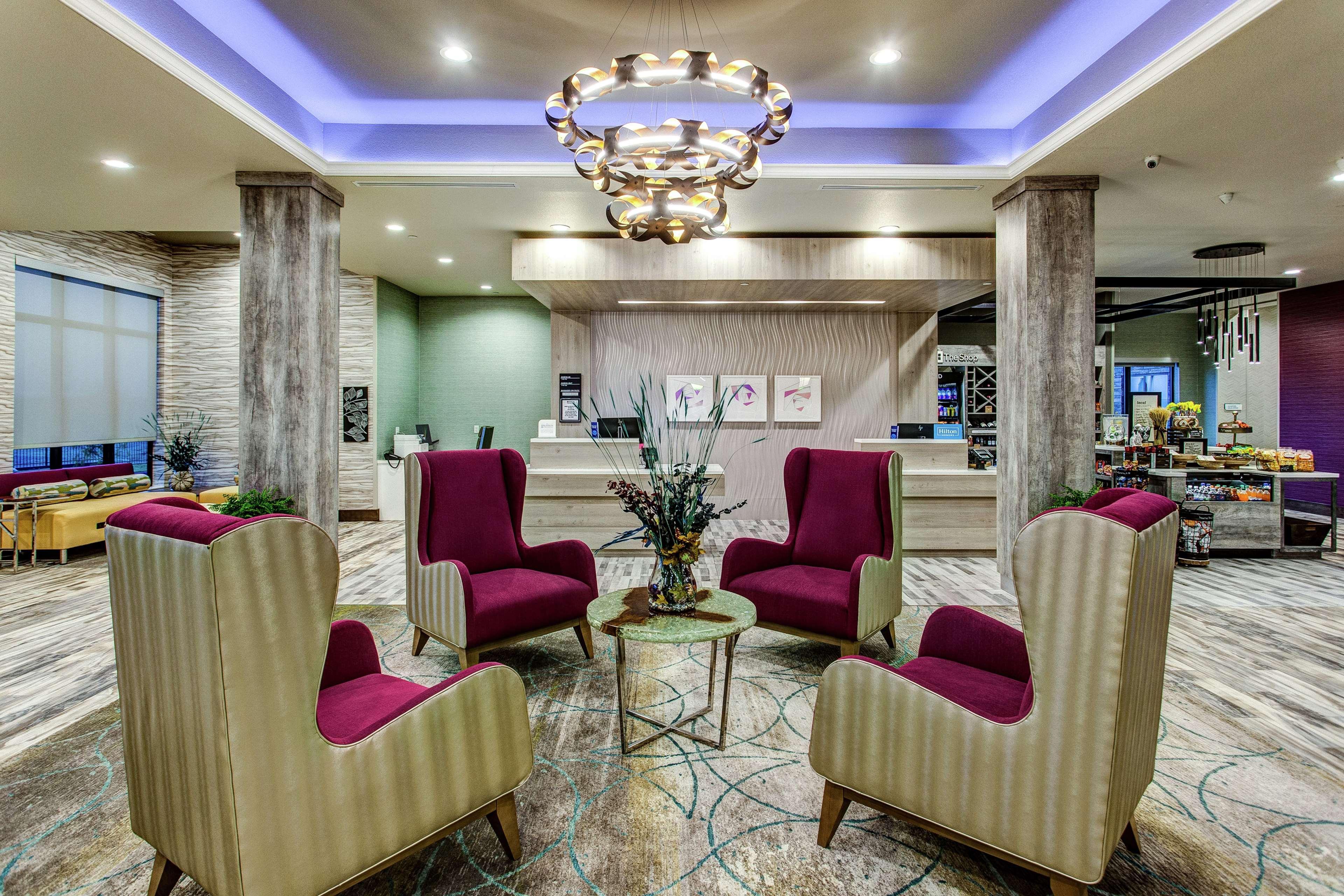Hilton Garden Inn Topeka Bagian luar foto