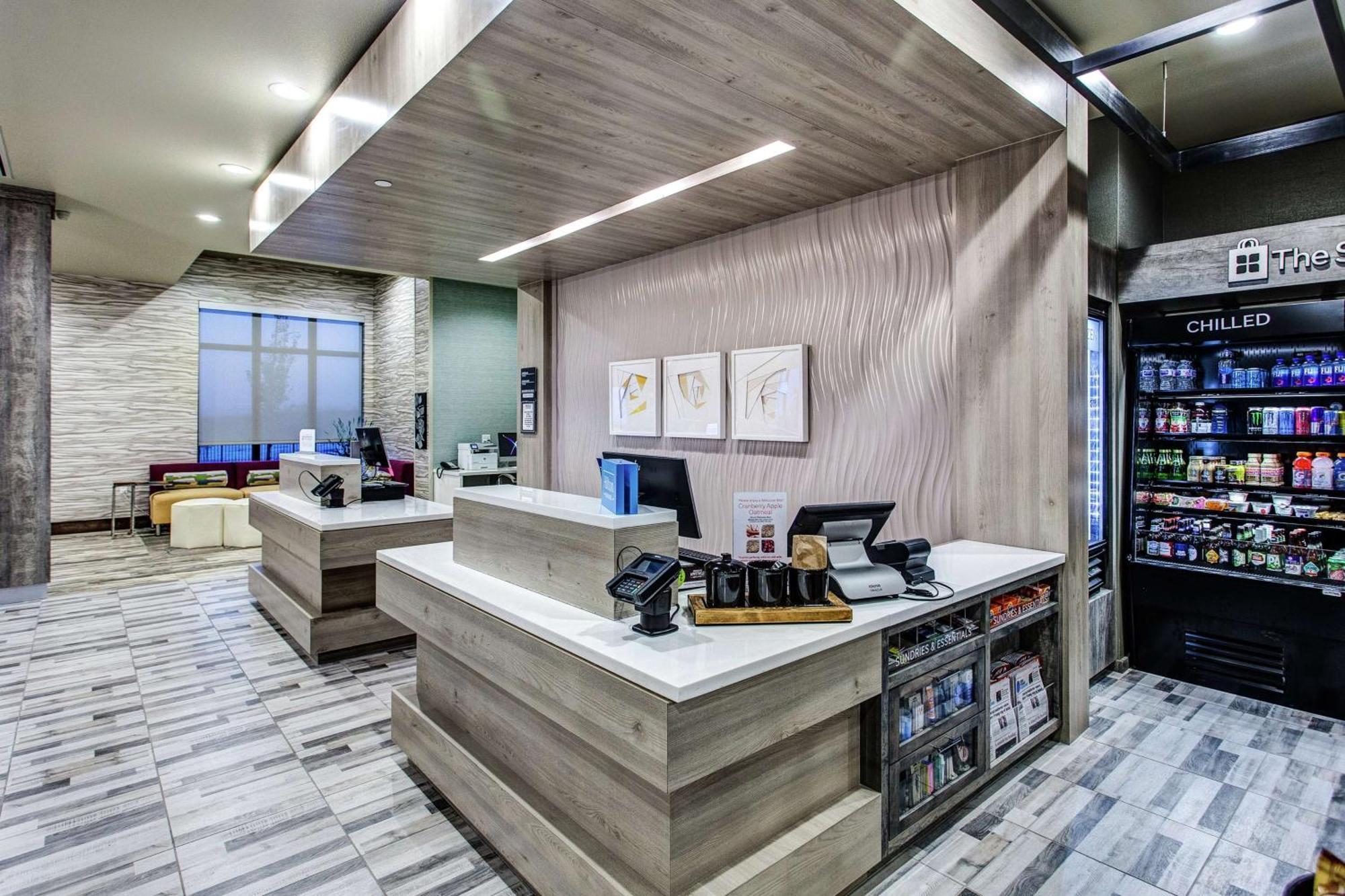 Hilton Garden Inn Topeka Bagian luar foto