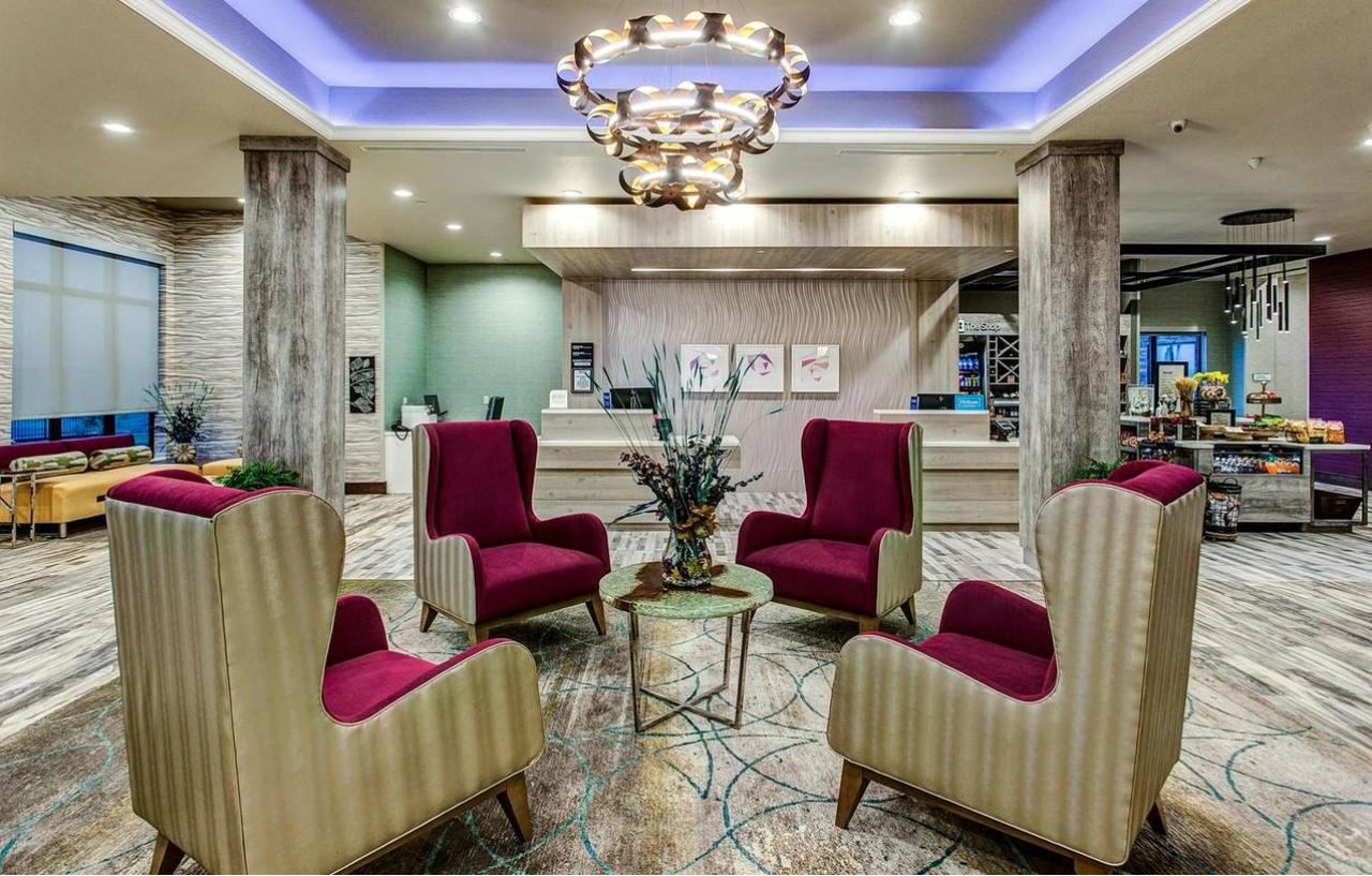 Hilton Garden Inn Topeka Bagian luar foto